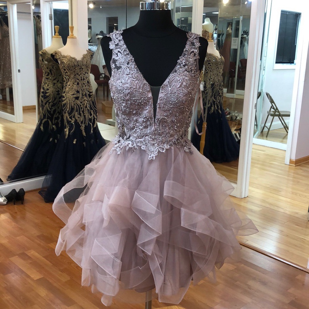 ⭐️SOLD OUT⭐️ Mauve prom dress with lace - Picture 1 of 8